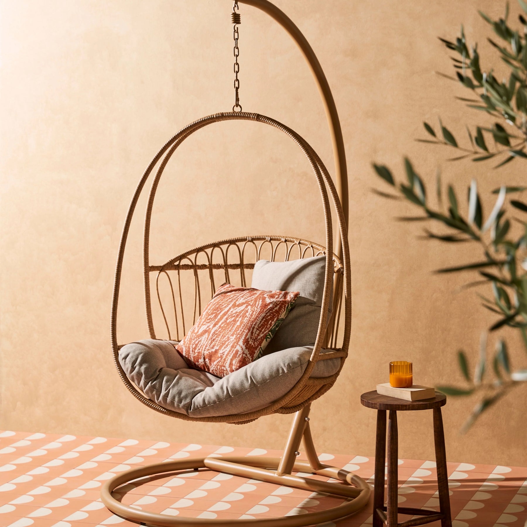 Outdoor Furniture -Wicker Swing - Hoverlyn
