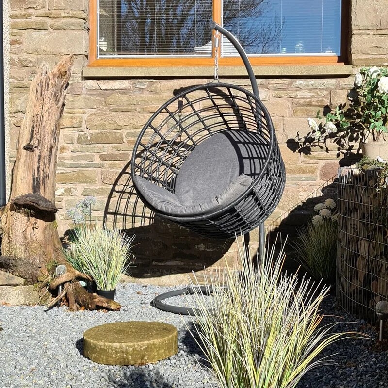 Outdoor Furniture -Wicker Swing - Roluvia